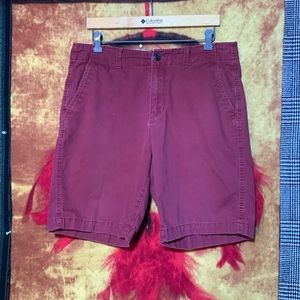 AMERICAN EAGLE OUTFITTERS-men’s burgundy cotton ‘CLASSIC’ fit chino/khaki shorts